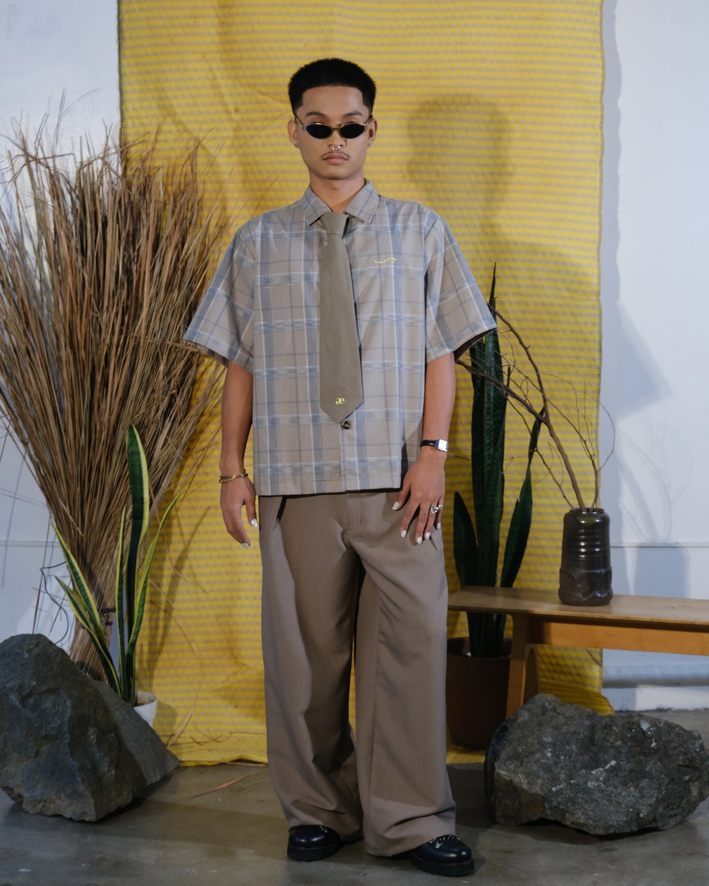 gray lasso (necktie)