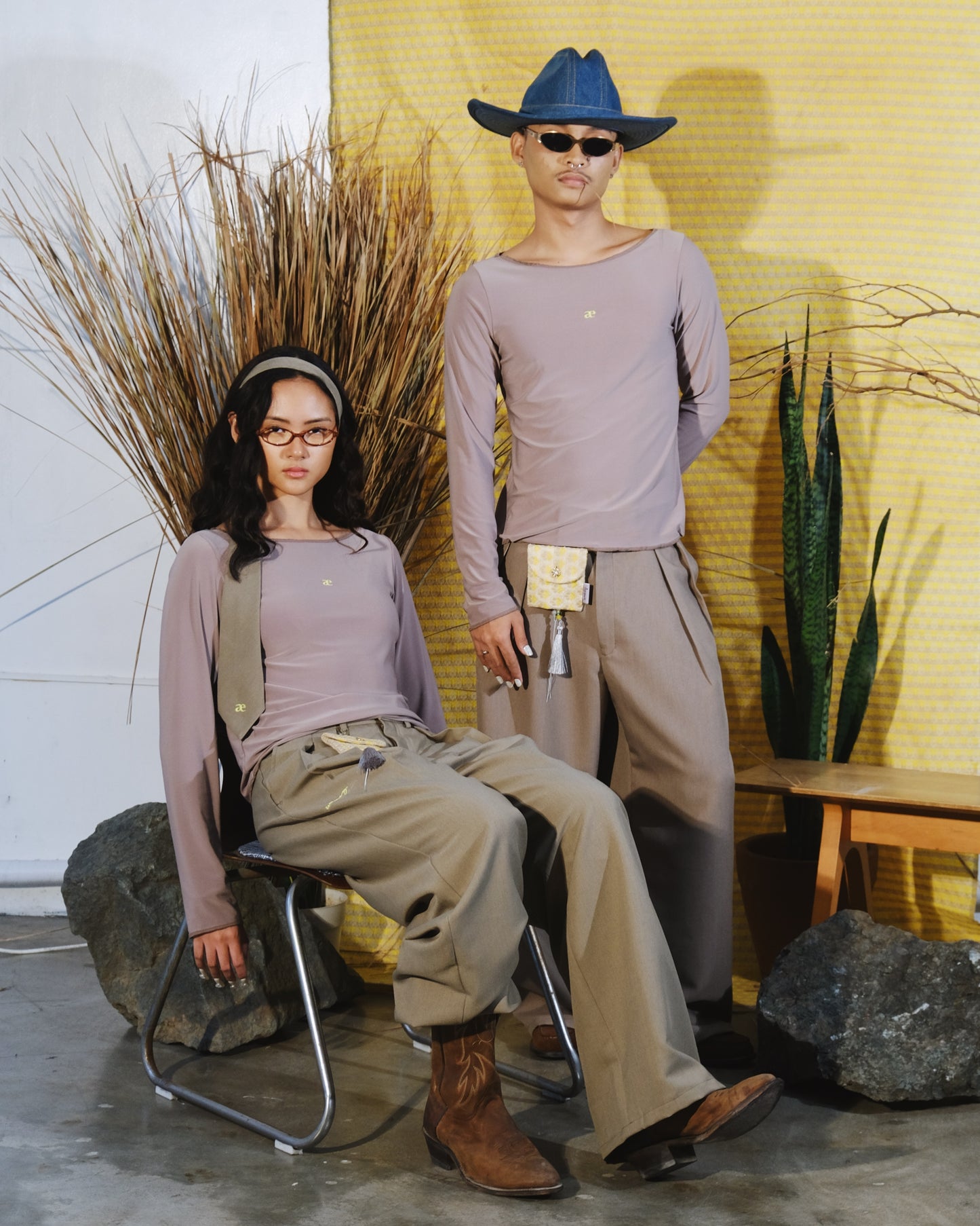desert orchid log sleeve top