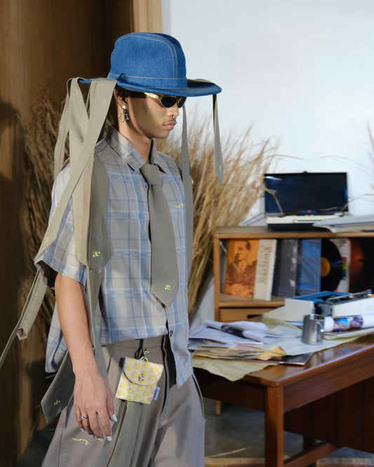 gray lasso (necktie)